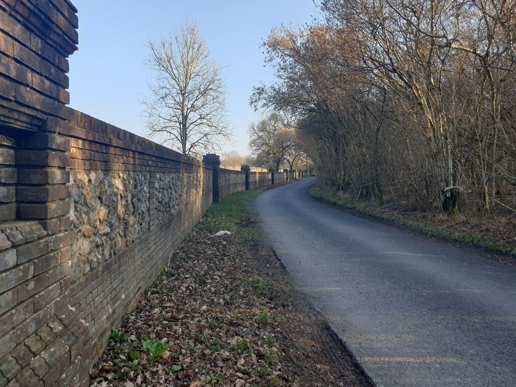 Laverstoke Lane © Oscar Taylor Cc By Sa20 Geograph Britain And Ireland 6300