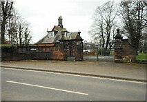 NS5061 : Gates and lodge, Dykebar Hospital by Richard Sutcliffe