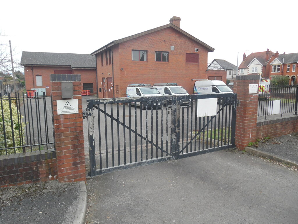 barnwood-telephone-exchange-david-hillas-cc-by-sa-2-0-geograph