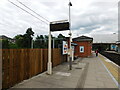 Hatch End station platform