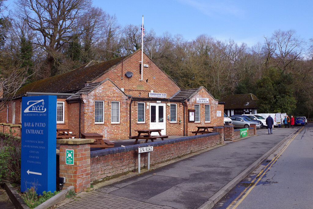 Woodhall Spa Conservative Club © Stephen McKay ccbysa/2.0 Geograph