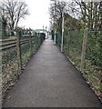 Path to Stonehouse station platform 2