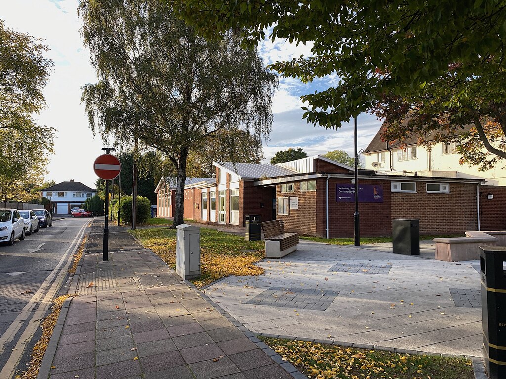 Walmley Library and Community Hall,... © Robin Stott cc-by-sa/2.0 ...