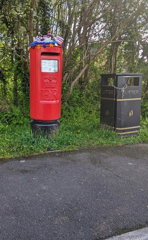 Coronation-themed hat on a pillarbox,... © Jaggery cc-by-sa/2.0 ...