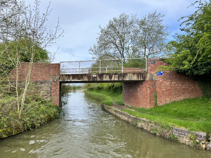 Bridge 17 On The Grand Union Canal © Andrew Abbott Cc-by-sa/2.0 ...