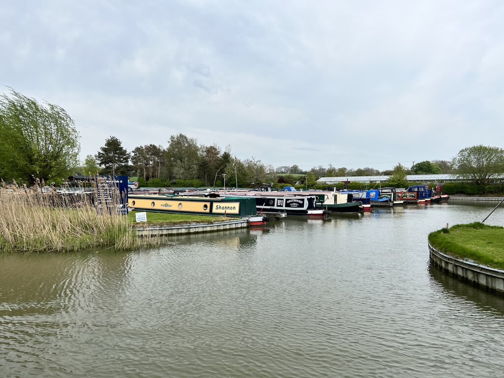 Marina at Crick © Andrew Abbott cc-by-sa/2.0 :: Geograph Britain and ...