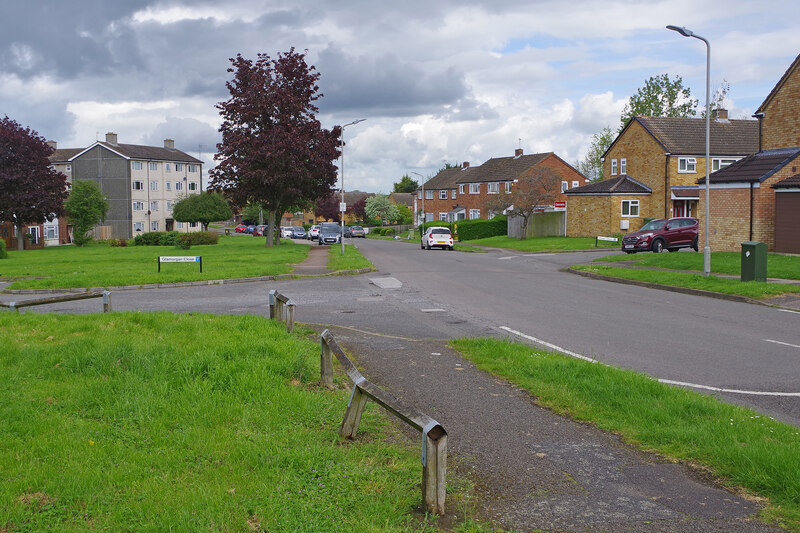 Middlesex Drive, West Bletchley © Stephen McKay cc-by-sa/2.0 ...