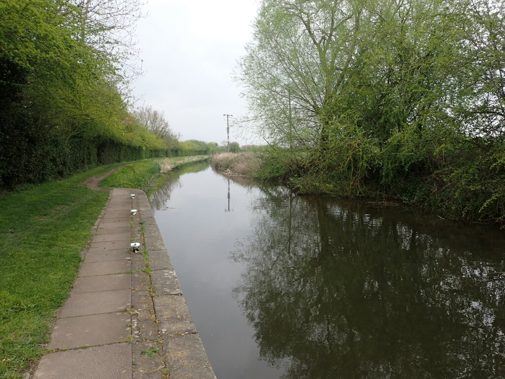 Chesterfield Canal near Gringley Top... © Marathon cc-by-sa/2.0 ...