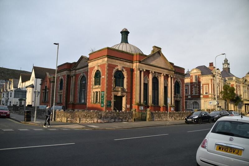 central-hall-n-chadwick-cc-by-sa-2-0-geograph-britain-and-ireland