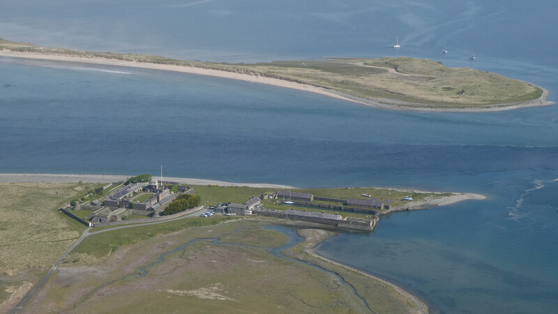 Fort Belan & Abermenai © Ceri Thomas cc-by-sa/2.0 :: Geograph Britain ...