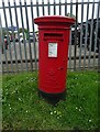 Elizabeth II postbox on Fagbury Road, Felixstowe