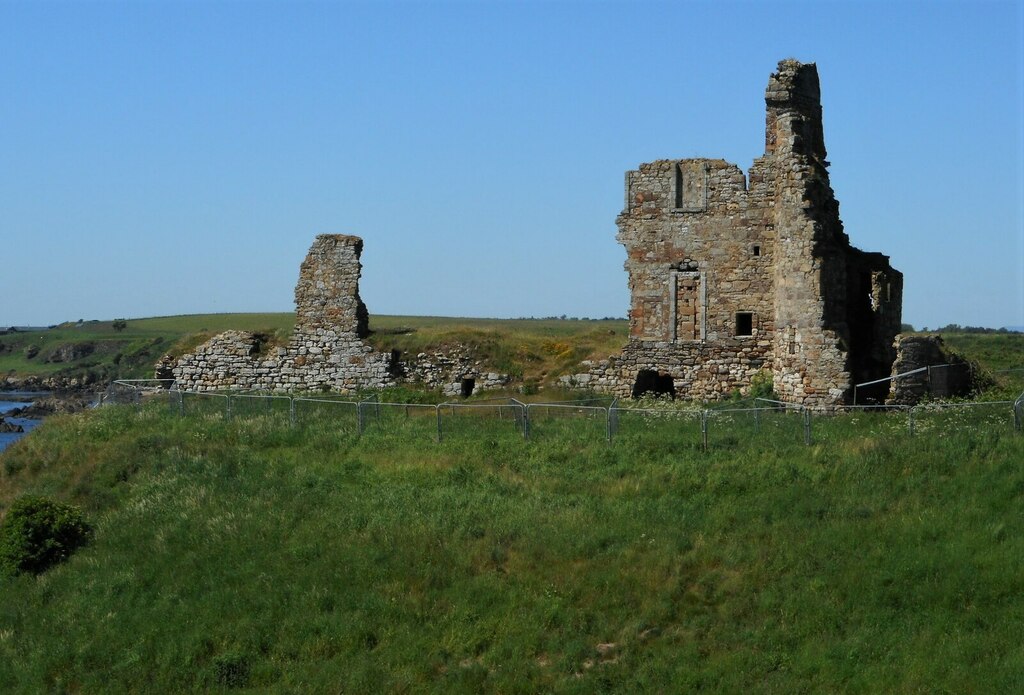 Newark Castle © Richard Sutcliffe cc-by-sa/2.0 :: Geograph Britain and ...