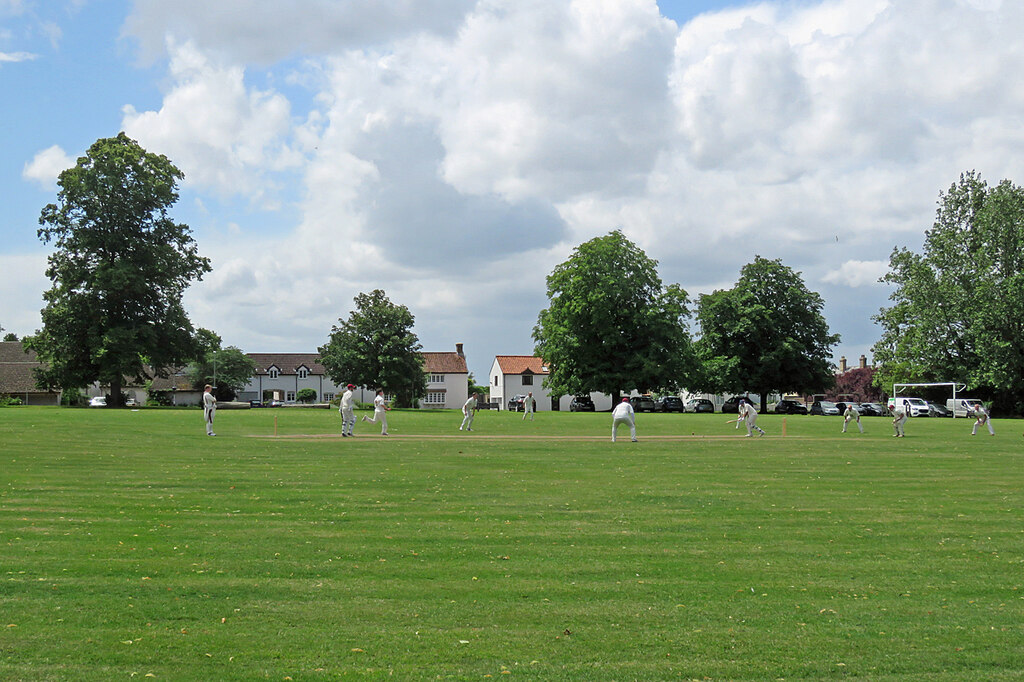 Swaffham Bulbeck: across the village... © John Sutton cc-by-sa/2.0 ...