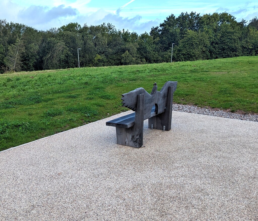 memorial-bench-in-hospital-grounds-jaggery-cc-by-sa-2-0