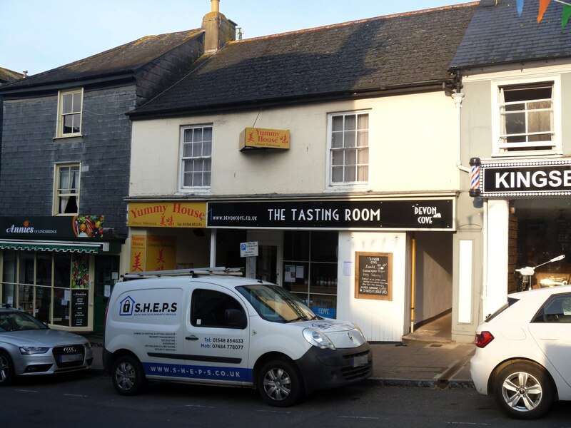 Kingsbridge buildings [21] © Michael Dibb cc-by-sa/2.0 :: Geograph ...