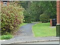 Path between Jedburgh Avenue and Upper Lake