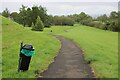 Leaning litter bin