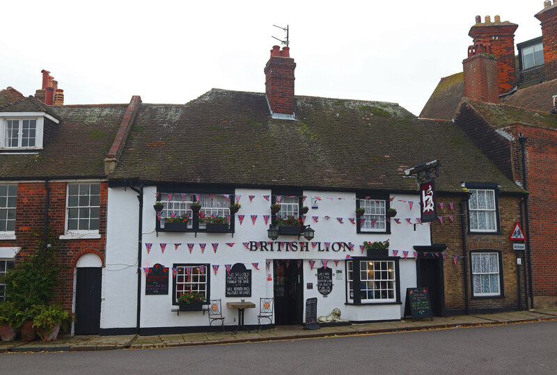 British Lion © Wayland Smith Cc By Sa 2 0 Geograph Britain And Ireland