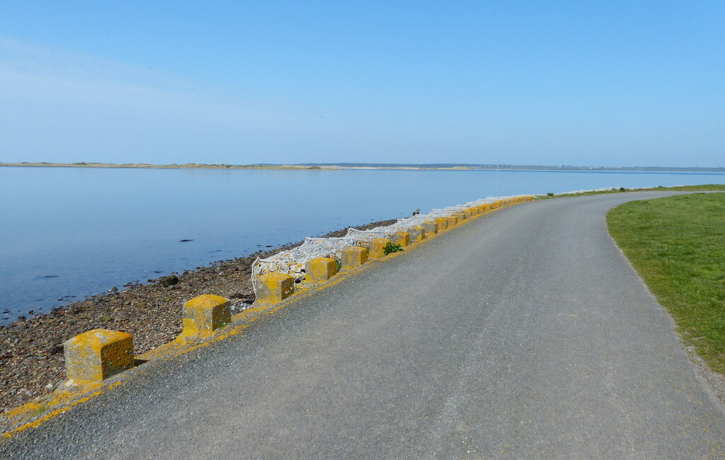 Road Along The East Shore Of Foryd Bay © Mat Fascione Cc By Sa 2 0 Geograph Britain And Ireland