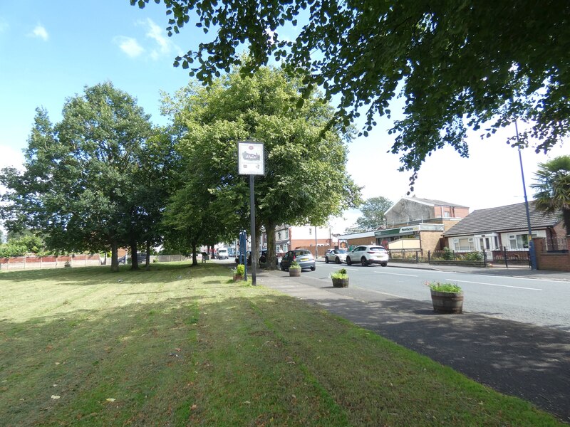 Haughton Green Road © Gerald England cc-by-sa/2.0 :: Geograph Britain ...