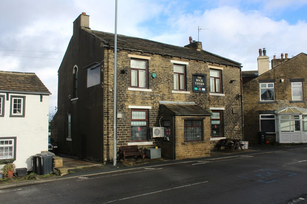 Rock Tavern, Elland Upper Edge © Chris Heaton Cc-by-sa/2.0 :: Geograph ...