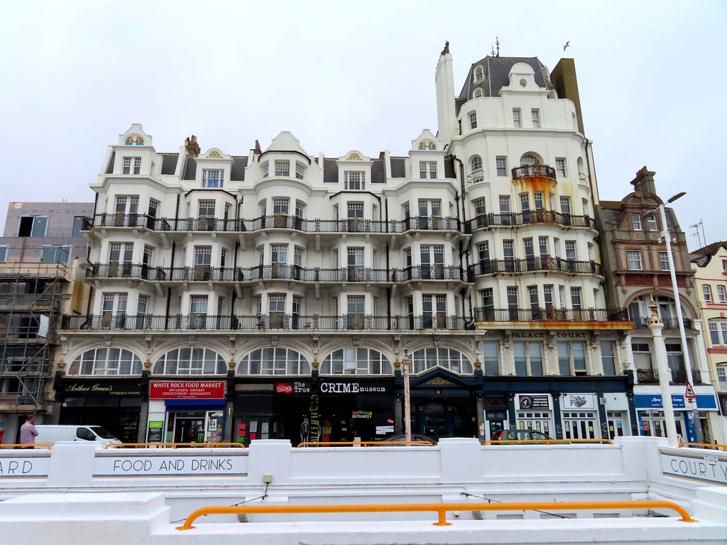 Palace Court on White Rock © Steve Daniels cc-by-sa2.0 :: Geograph 