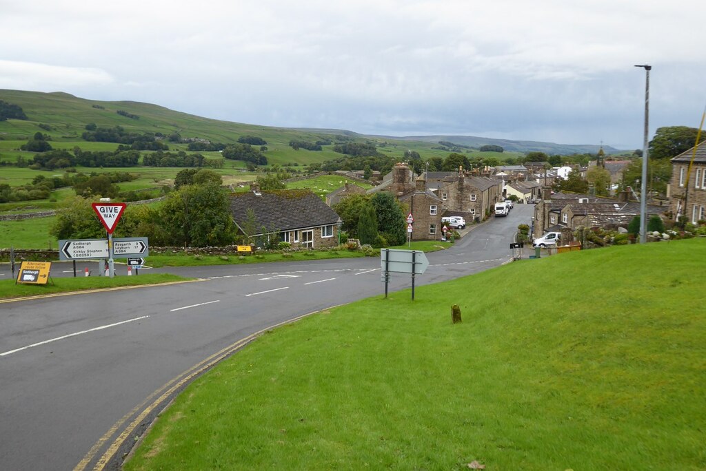 Entering Hawes © Philip Halling Cc-by-sa 2.0 :: Geograph Britain And 