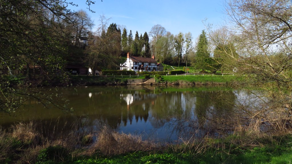 Westfield And The River Severn Holt © Colin Park Cc By Sa20