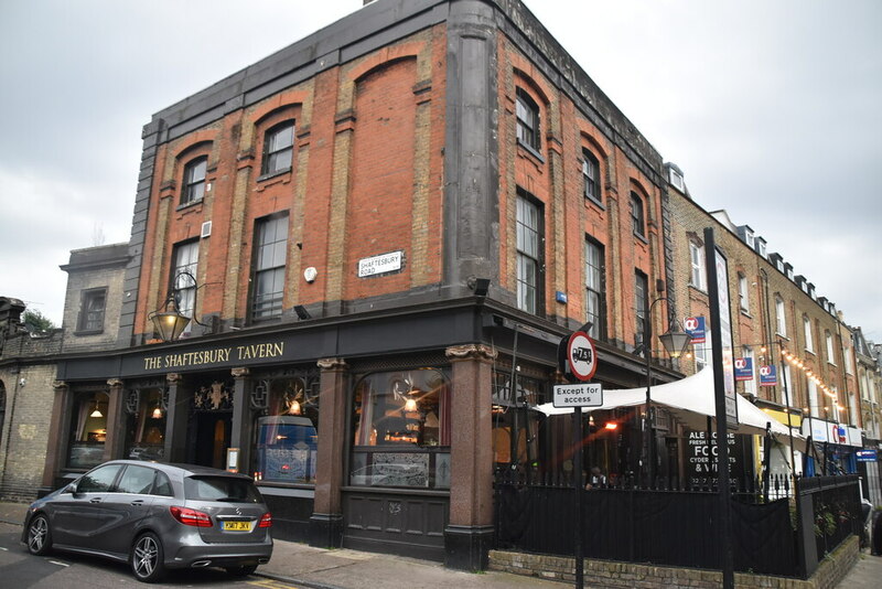 Shaftesbury Tavern © N Chadwick cc-by-sa/2.0 :: Geograph Britain and