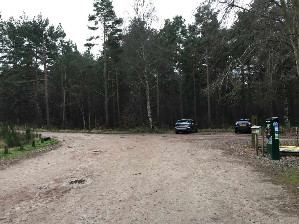 forestry-car-park-near-kintessack-steven-brown-cc-by-sa-2-0