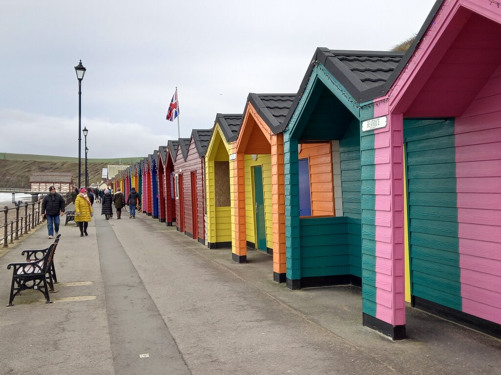 christmas-day-at-saltburn-gordon-hatton-cc-by-sa-2-0-geograph