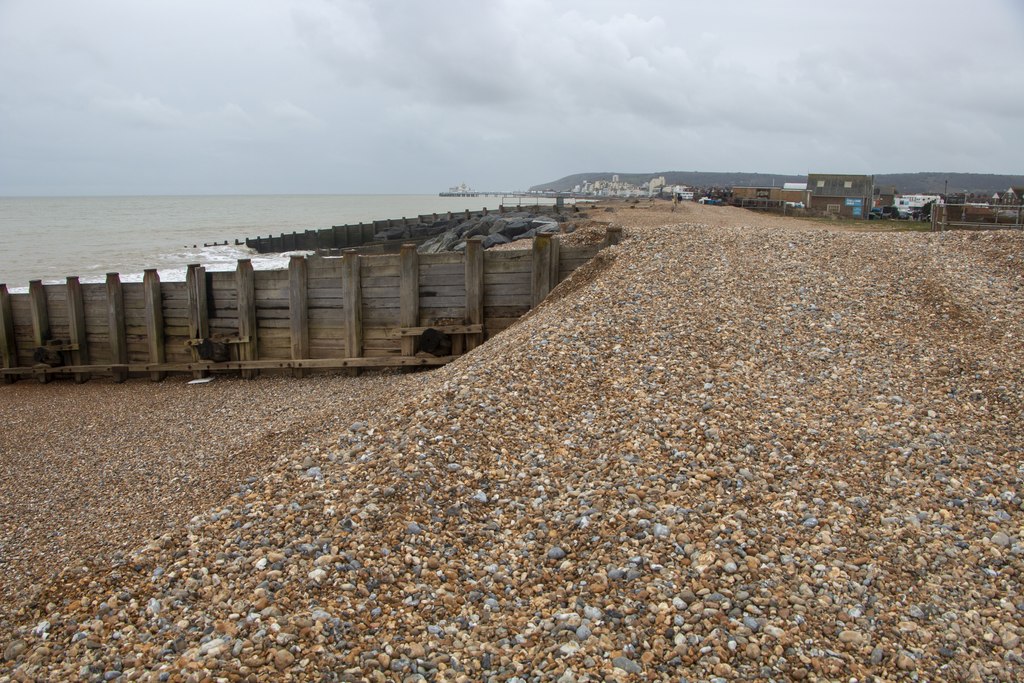 Noon, New Year’s Day 2024, Eastbourne... © Adrian Diack ccbysa/2.0