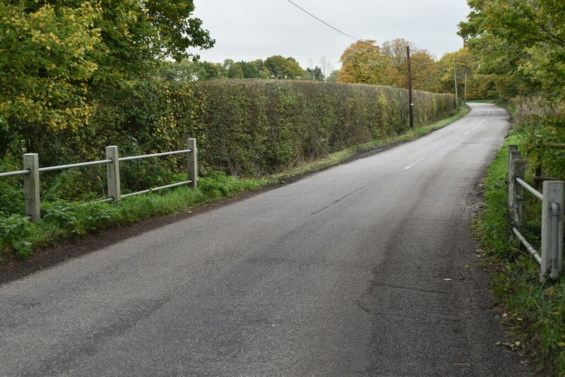 Bethersden Rd © N Chadwick cc-by-sa/2.0 :: Geograph Britain and Ireland