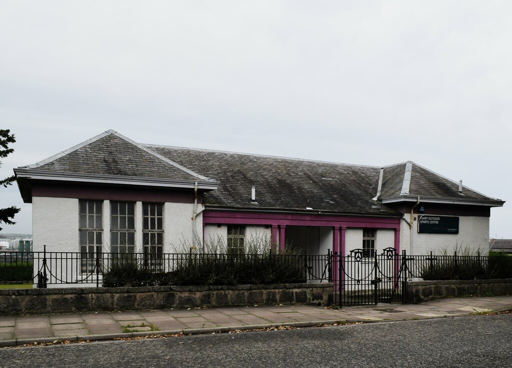 torry-outdoor-sports-centre-bill-harrison-cc-by-sa-2-0-geograph