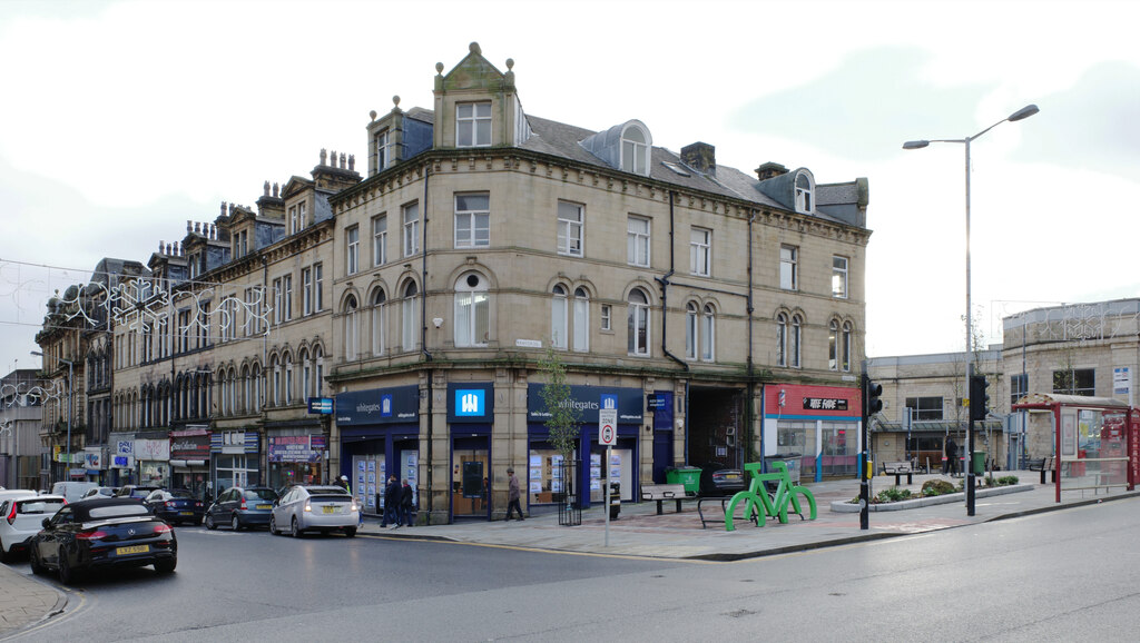 Rawson Square, Bradford © habiloid cc-by-sa/2.0 :: Geograph Britain and ...