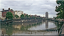 O1534 : Ha'penny Bridge in Dublin, Ireland by Roger  D Kidd
