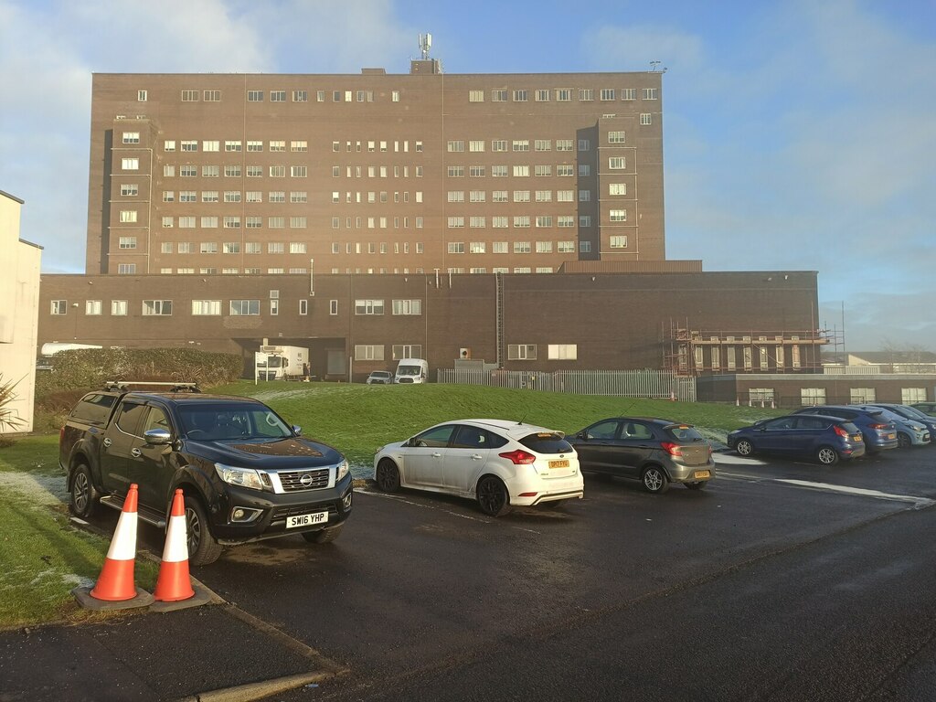 Inverclyde Royal Hospital © Thomas Nugent cc-by-sa/2.0 :: Geograph ...