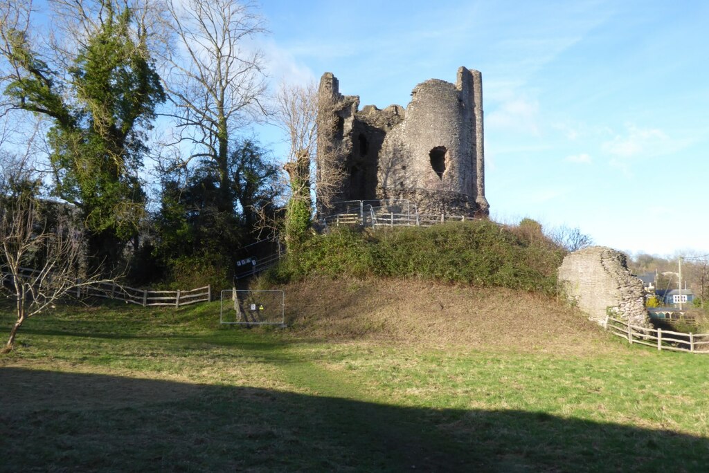 Longtown Castle © Philip Halling cc-by-sa/2.0 :: Geograph Britain and ...