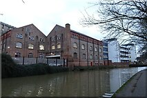 SK5639 : Nottingham Canal west of Wilford Street by DS Pugh