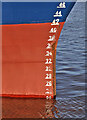 NT9952 : Draft marks on the MV Swedica Hav by Walter Baxter