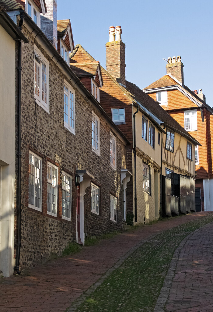 Lewes : Keere Street © Jim Osley cc-by-sa/2.0 :: Geograph Britain and ...