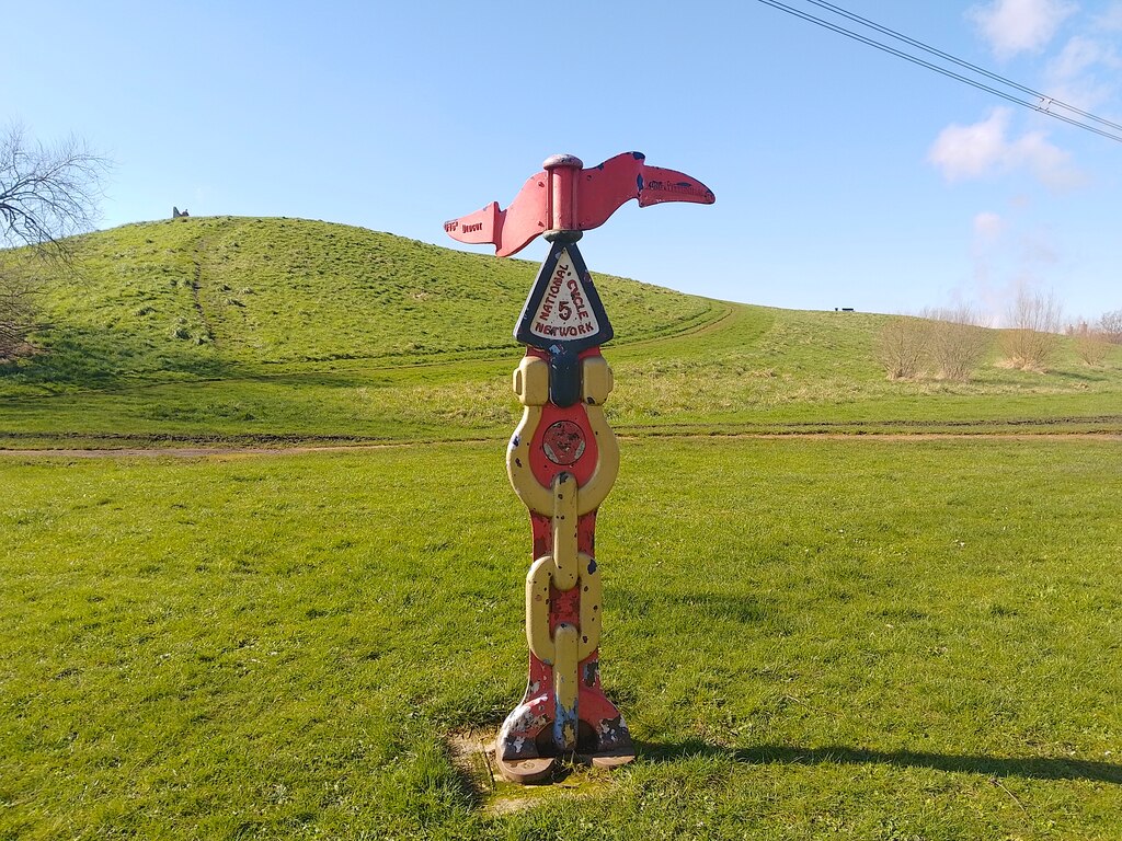 National Cycle Network 5 statue, Didcot © Oscar Taylor cc-by-sa/2.0 ...