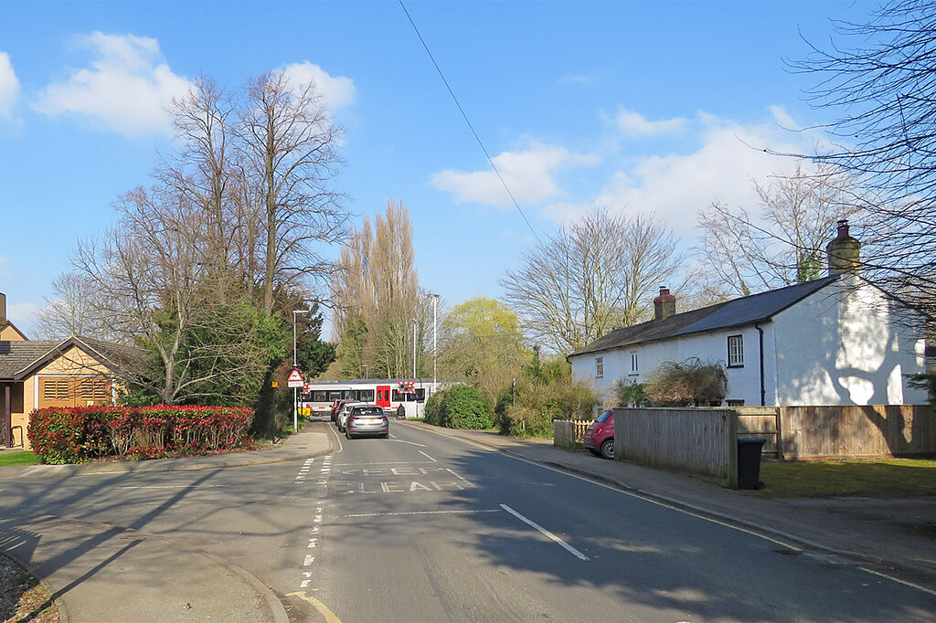 Great Shelford: waiting at the crossing © John Sutton cc-by-sa/2.0 ...