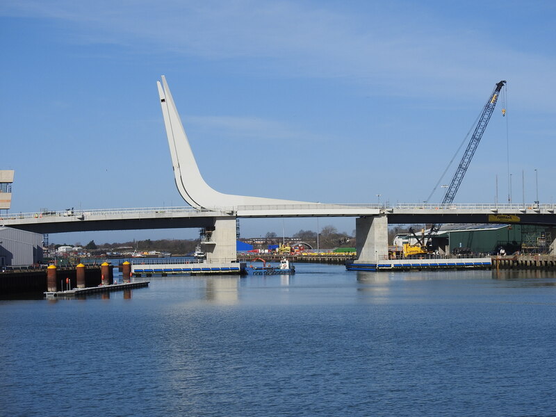 Lowestoft Gull wing bridge completed © Adrian S Pye cc-by-sa/2.0 ...