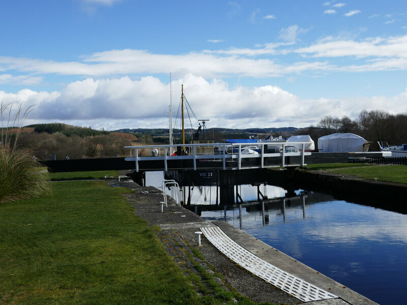 Lock on the Crinan Canal, Cairnbaan © Jonathan Thacker cc-by-sa/2.0 ...