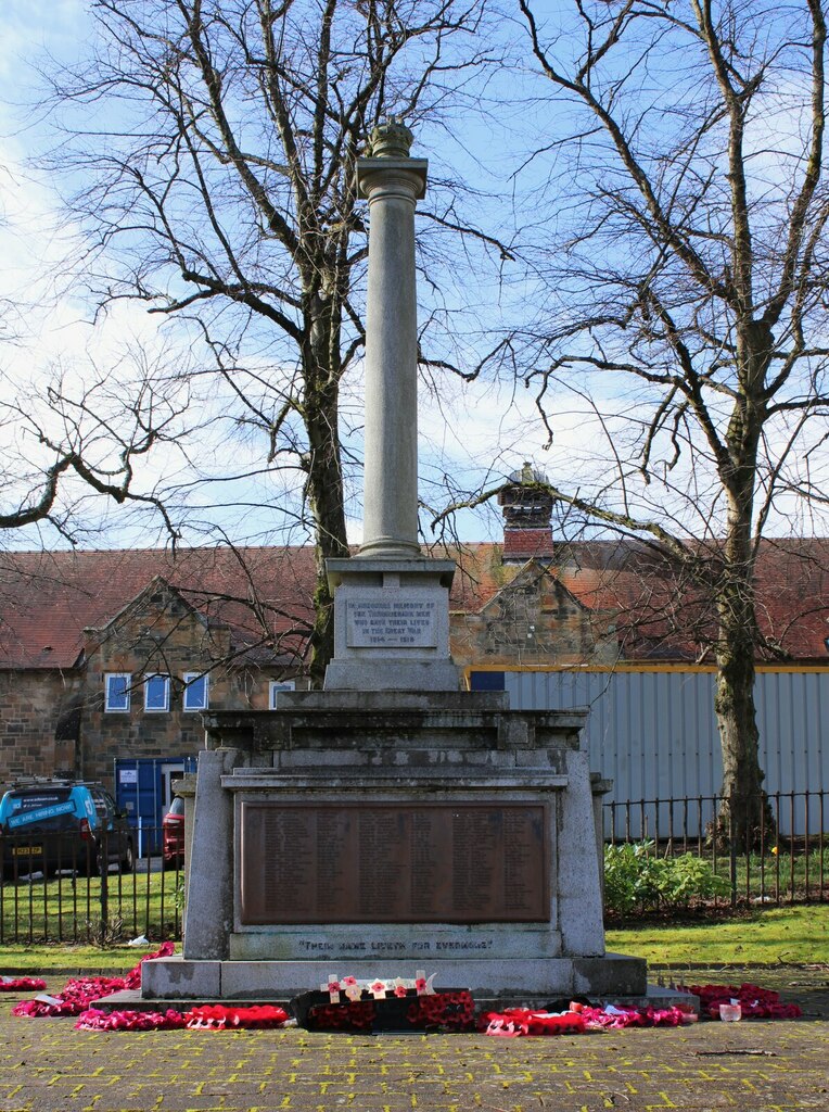 Thornliebank War Memorial © Richard Sutcliffe cc-by-sa/2.0 :: Geograph ...