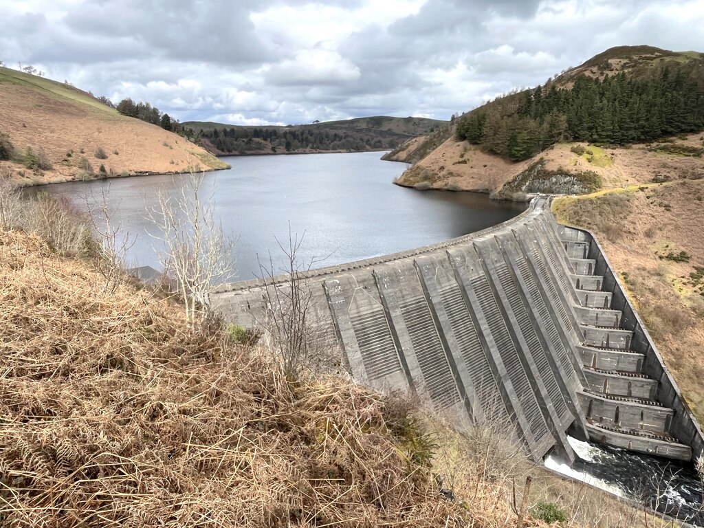 Clywedog Dam © John H Darch Cc-by-sa 2.0 :: Geograph Britain And Ireland