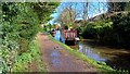 Narrowboat approaching Penkridge Bridge