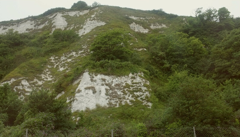 Cliffs, Dover © Derek Harper cc-by-sa/2.0 :: Geograph Britain and Ireland