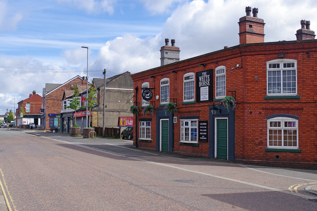 Liverpool Road, Irlam © Stephen McKay cc-by-sa/2.0 :: Geograph Britain ...